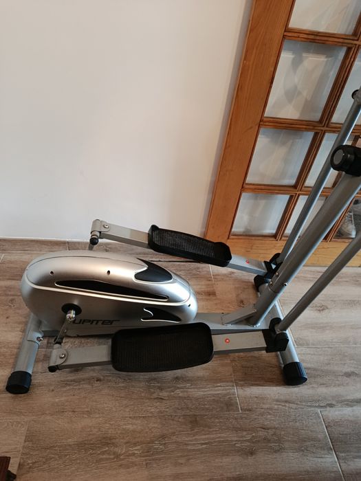 Bicicleta Elíptica Júpiter- Estrutura Robusta- Excelente Estado