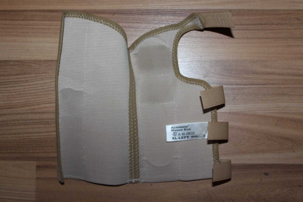 Бандаж - тутор на зап'ястя Actimoui Mamus Eco на лiву руку.