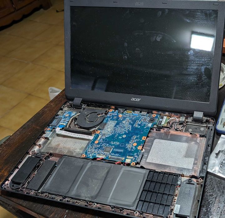 Portátil ACER ES1-512 para peças