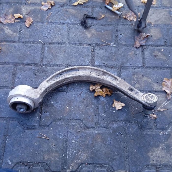 Wahacz A4 B9 8W0407696B