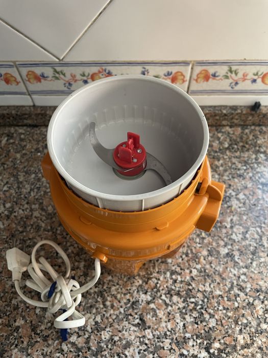 Picadora Moulinex  em bom estado