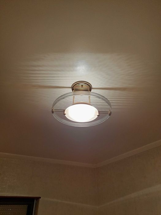 ARMÁRIO, Secretária, Candeeiros e banco-escadote