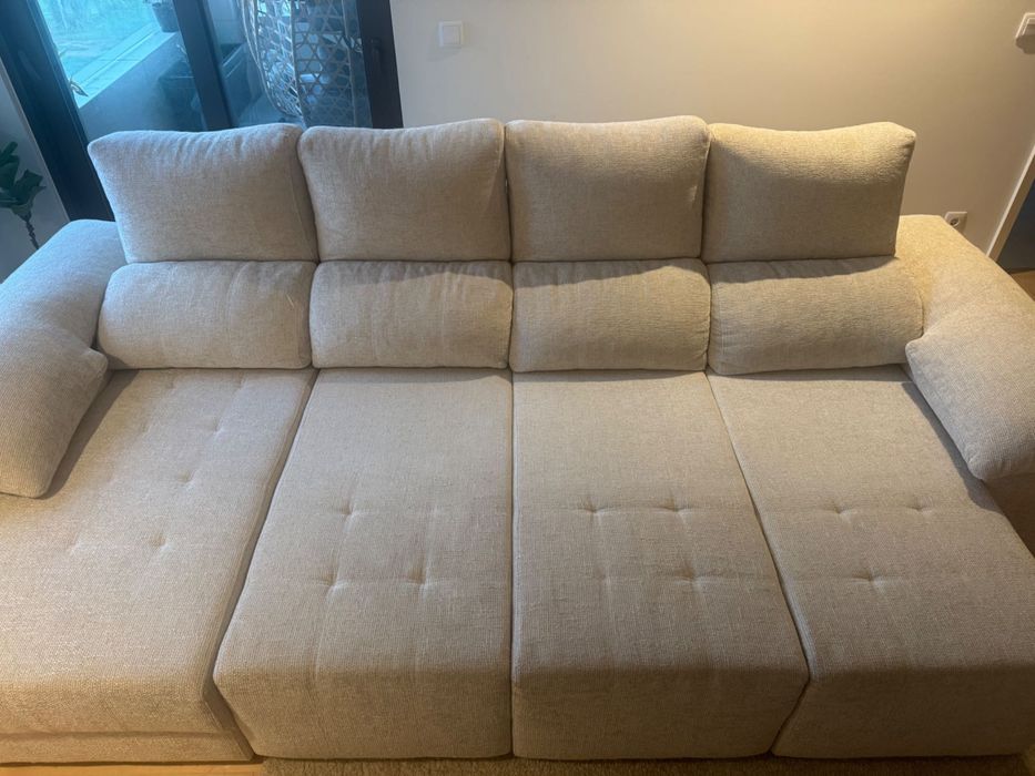 Sofá 4 lugares com chaise long e arrumação