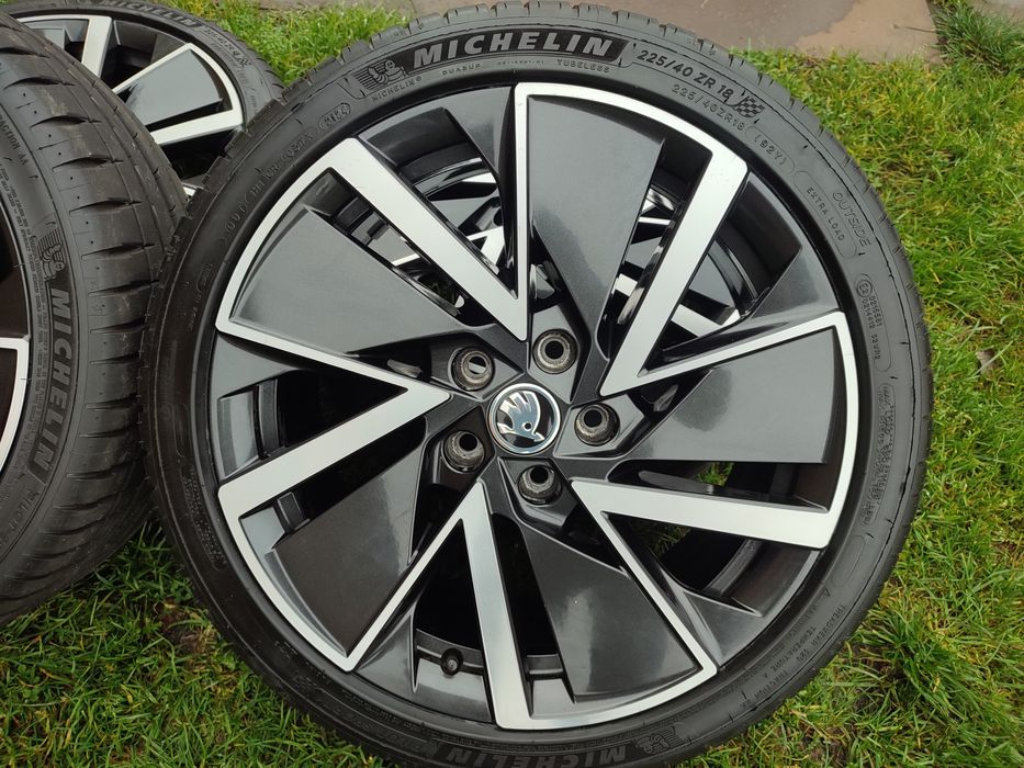 Koła 18 Vega Aero Skoda Octavia4 Superb Opony Lato Michelin225/40r18