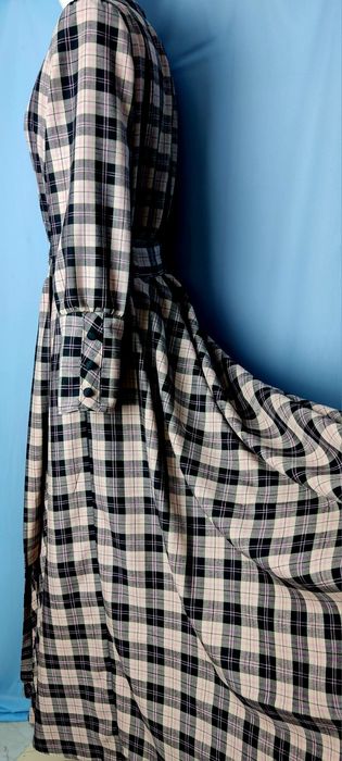 Sukienka  z wiskozy w kratkę roz. 4042/44