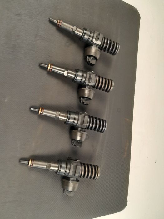 Насос форсунка дизельна 1.9TDI VW T5 2003-2010 Форсунки Т5 1.9 AXB AXC