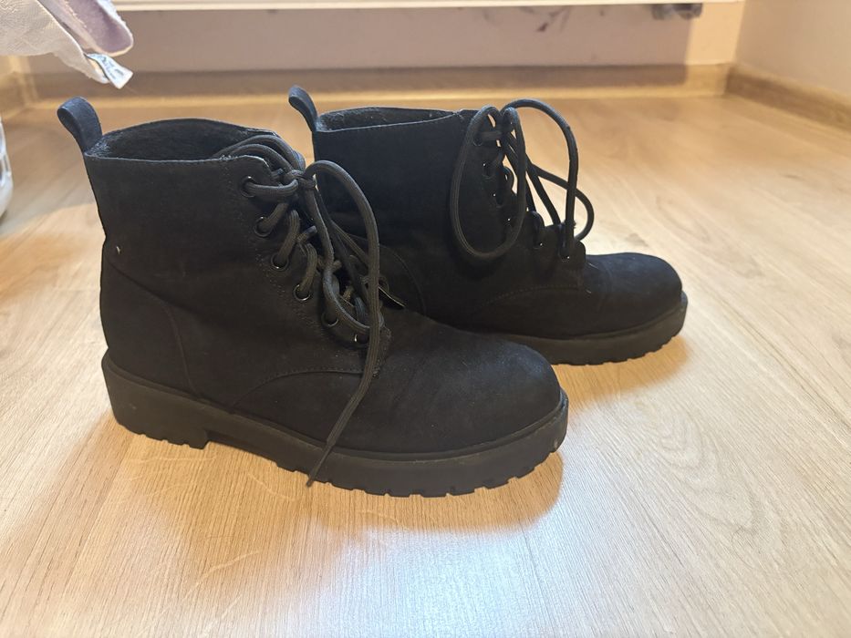 Botki Damskie H&M Divided Czarne 37 Zamszowe Sznurowane Używane bdb