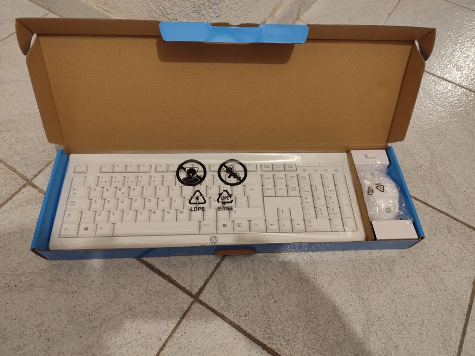 Wireless Desktop Combo C2710