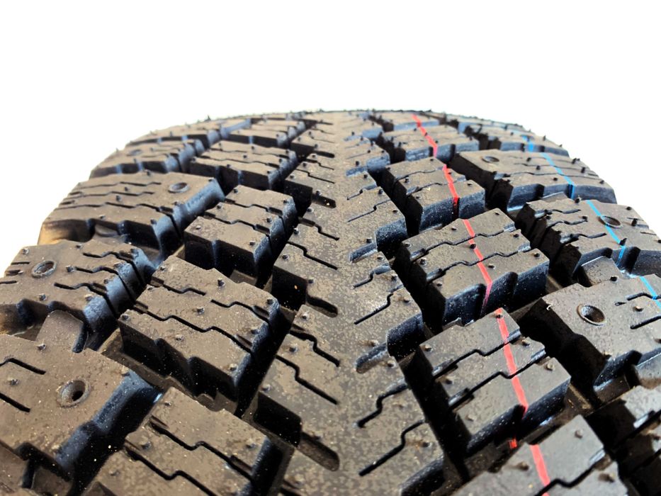 Шини зимові 225/65 R17 112/110Q резина зимова 4x4 EXTREME Poland