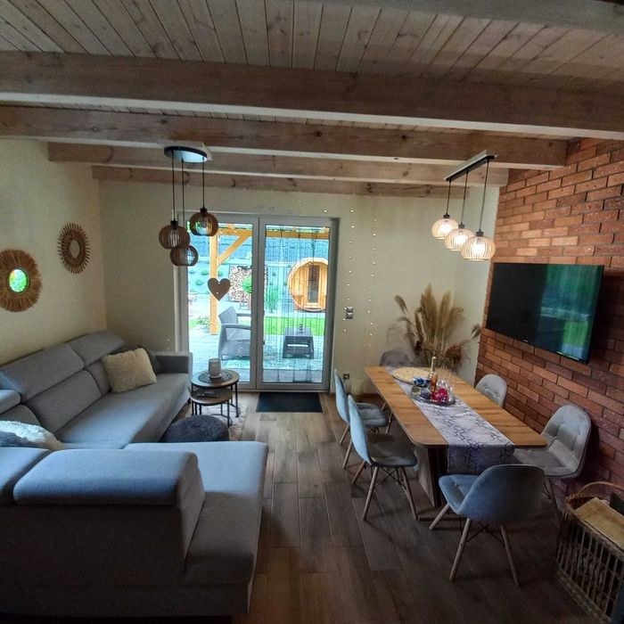 Dom nad jeziorem do wynajęcia, sauna, jakuzzi. Dom ogrzewany.