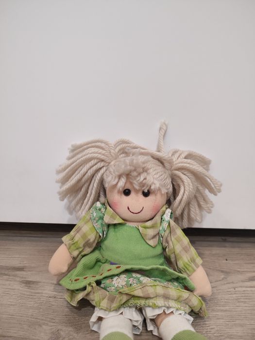 Lalka do zabawy dla dzieci