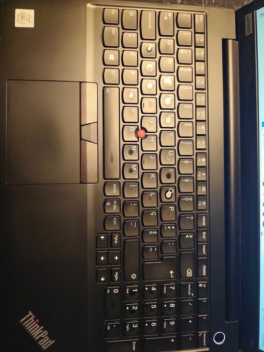 Lenovo E15 I7 10Gen 1.8 + 16GB + 512 SSD - VER NOTA