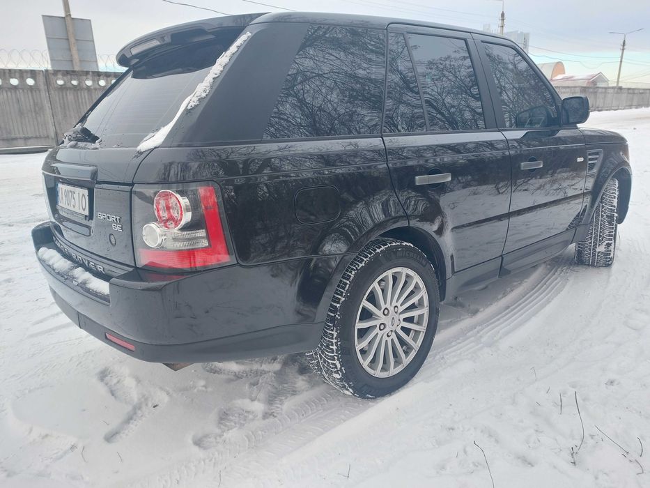 Продаеться гарний Range Rover Sport