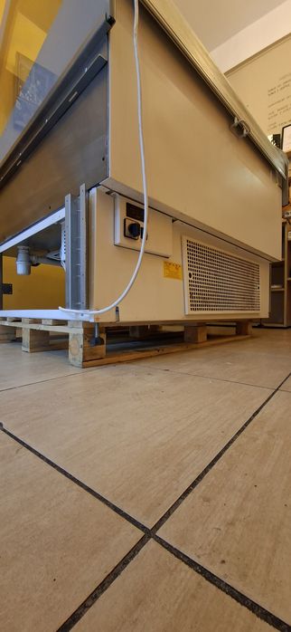 Lada witryna mroźnicza konserwator do lodów na 14 kuwet IGLOO ARIA