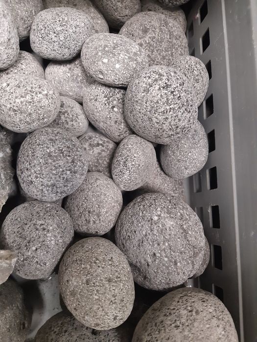 Lawa Wulkaniczna czarna otoczak 1kg