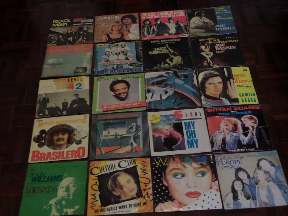Discos de Vinil-LP's e Singles de vários artistas e anos, desde 0,50€