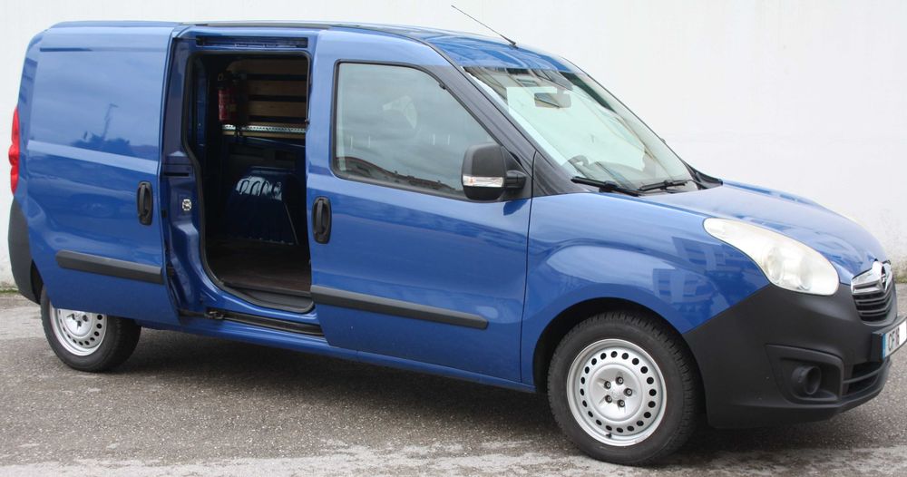 11/2014 Opel Combo 2,0 CDTi - 135 cavalos. Versão longa. Ar condicionado. 187600 km.