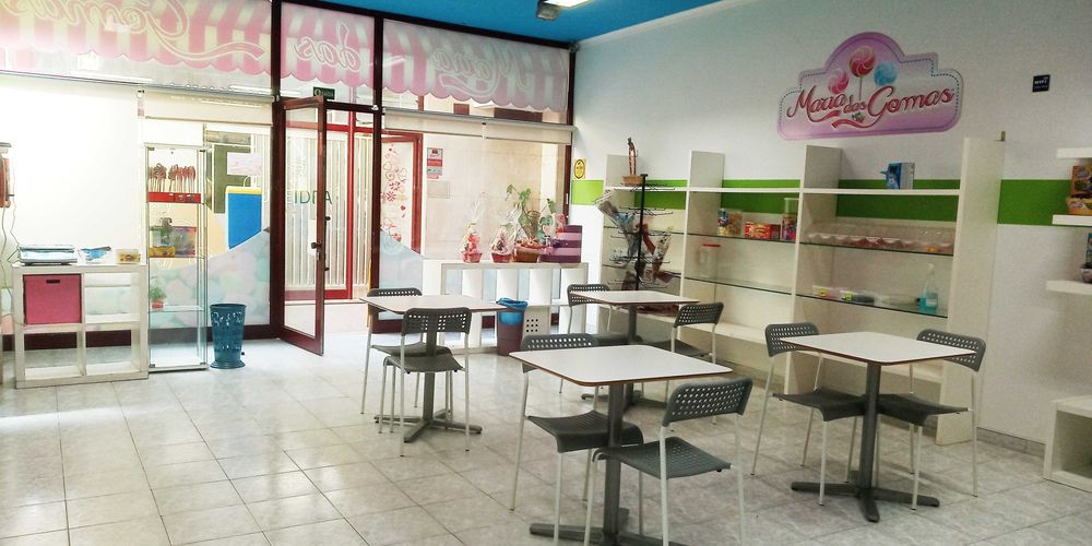 Conjunto de mesas e cadeiras IKEA