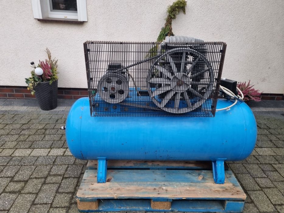 Kompresor 2-  tłokowy 300L INGERSOLL  RAND  Atlas Copco 380V Sprężarka