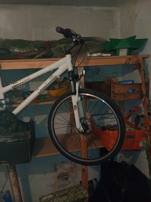 Rower MTB  biały na osprzęcie Shano Acera