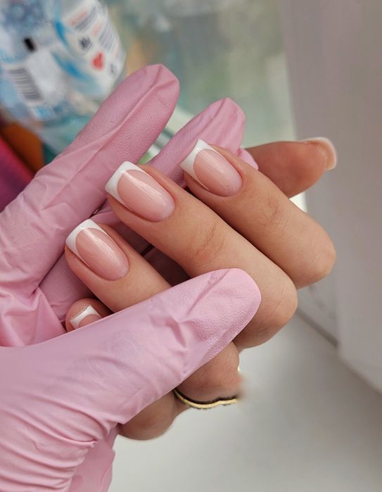 Манікюр, педикюр, нарощування, покриття гель-лаком,