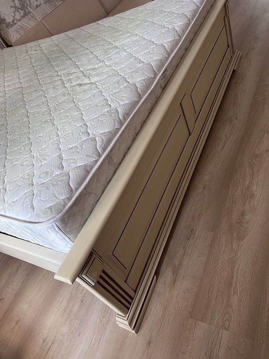 Ліжко з матрацом
