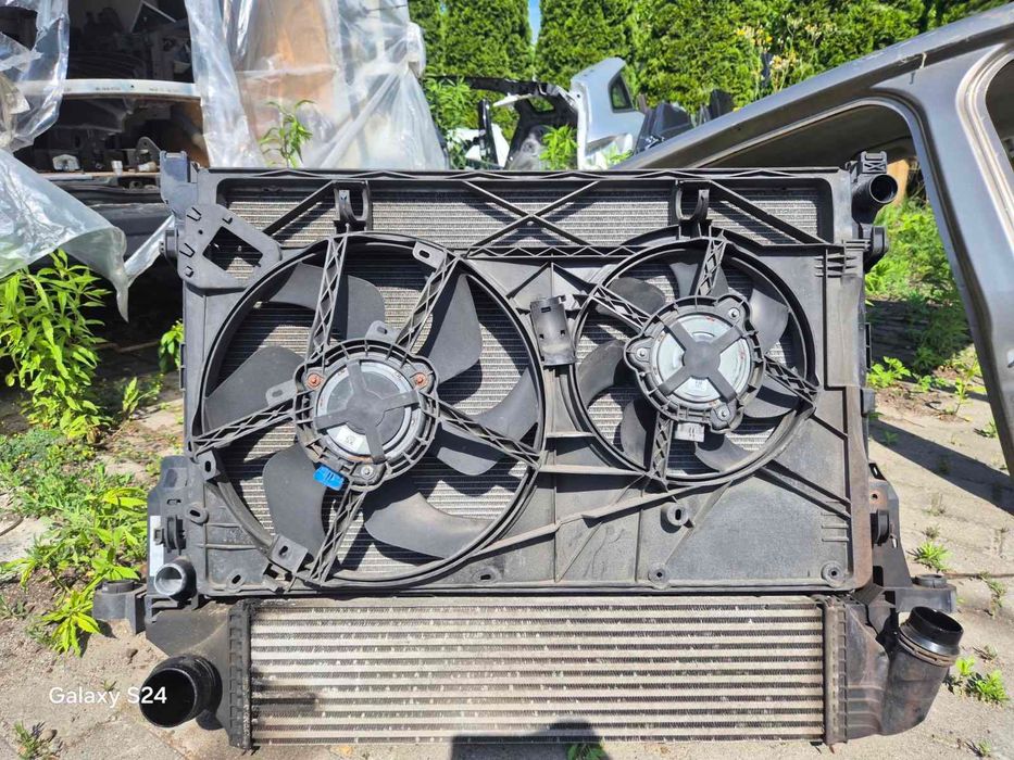 Панель радіаторів Renault Trafic 3 1.6