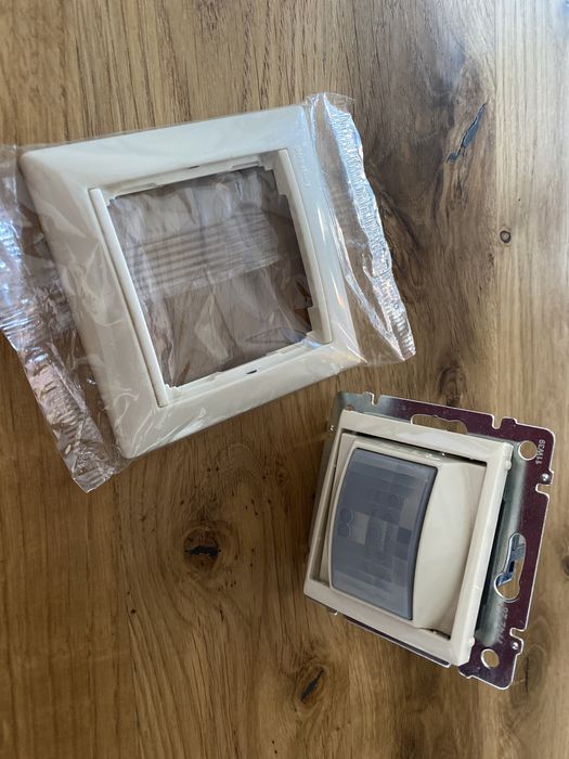 Valena czujnik ruchu 320W krem