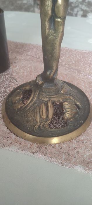 Świecznik mosiężny kobieta figurki cena promocyjna