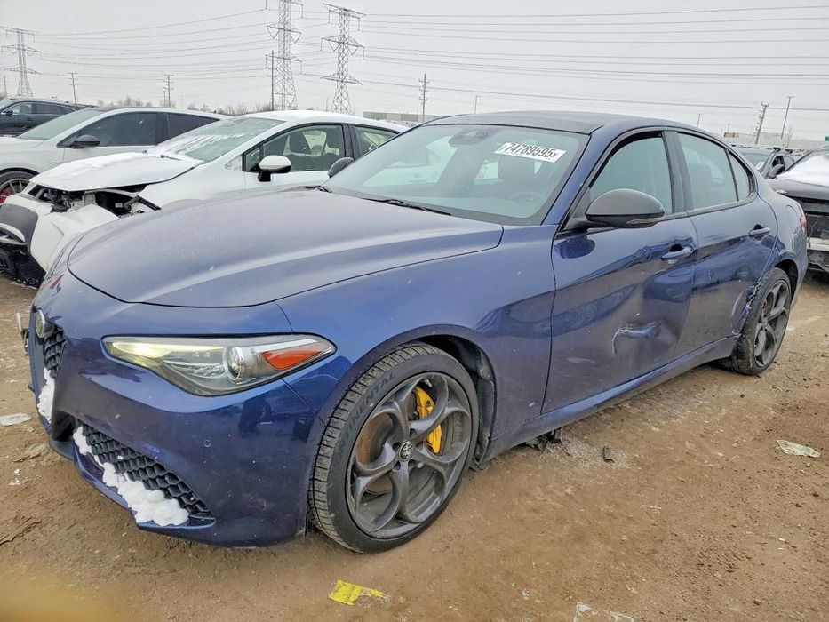 Alfa Romeo Giulia 2.0 / 4x4 / Automat / Benzyna / Szyberdach