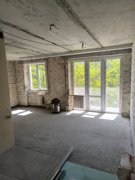 Продаж  1к.Калинова Косіора Правда