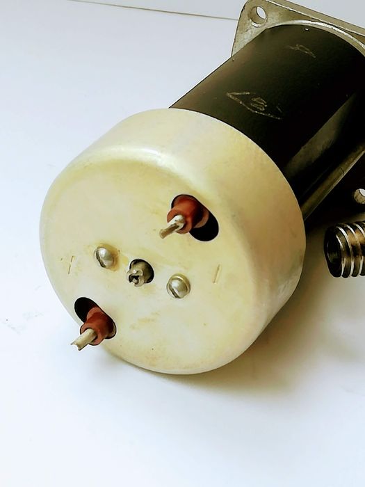 Электро двигатель ДМ-2-26.