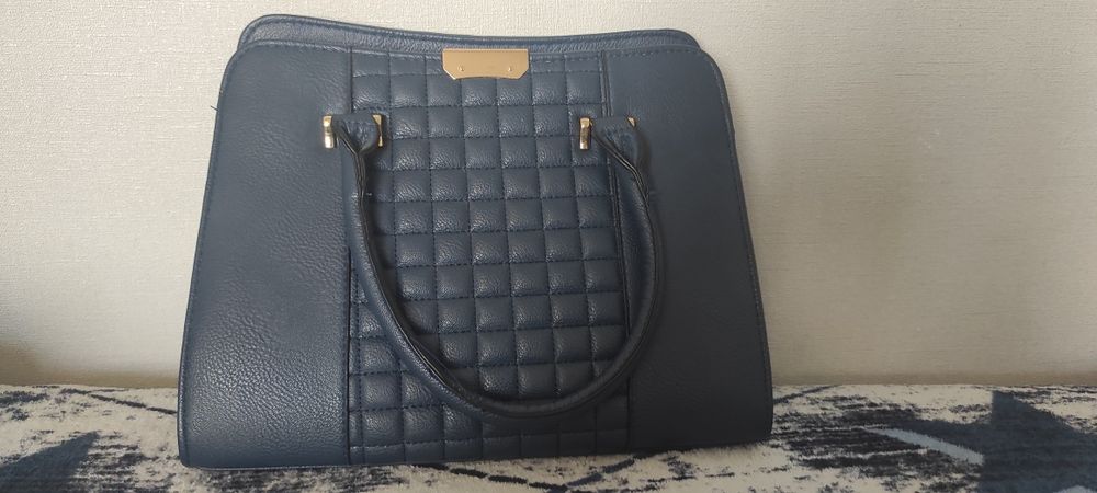 продам дві сумки у чудовому стані по 250 грн