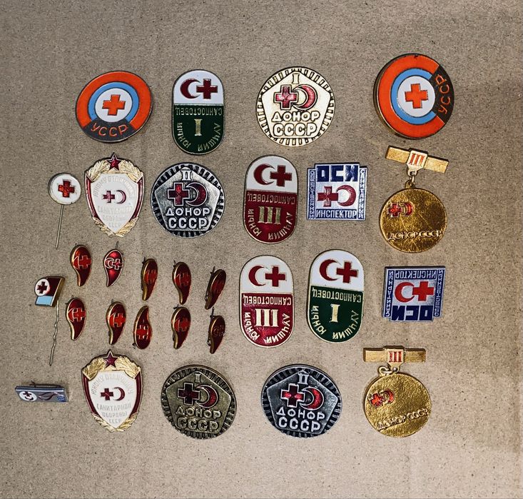 Колекція рідкісних значків « донор ссср»