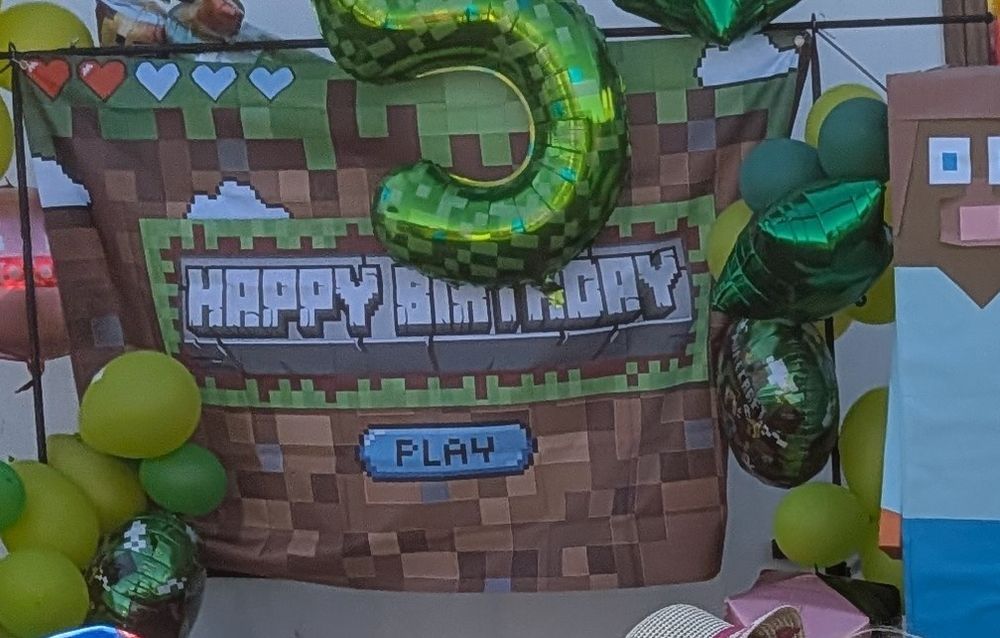 Ozdoby na urodziny w stylu minecraft