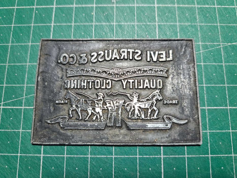 Chapa/negativo para gravura da marca Levis
