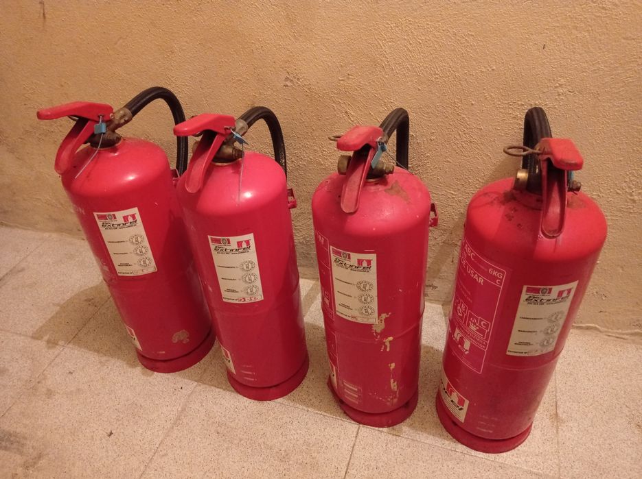 Quatro Extintores