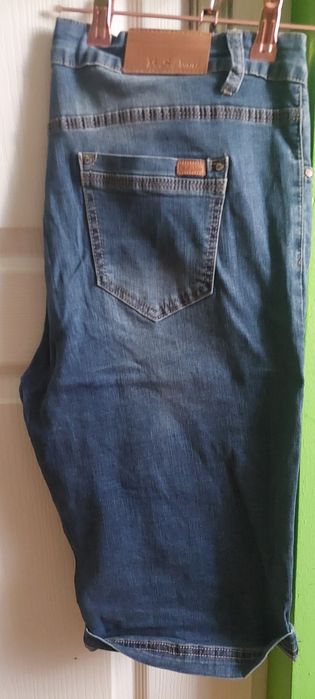 Spodnie dżinsowe przed kolano