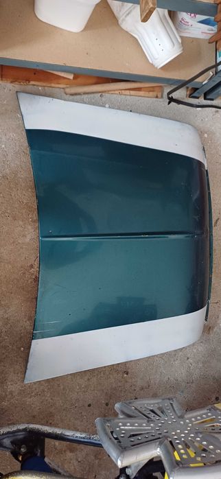 Capô de mini 1000. Em estado razoável como  se vê nas fotos