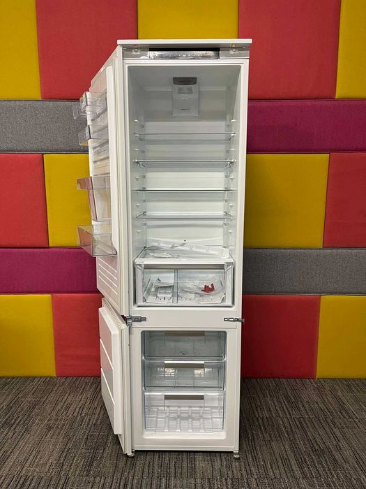 Chłodziarko-zamrażarka do zabudowy Electrolux MultiSpace ENN3074EFW