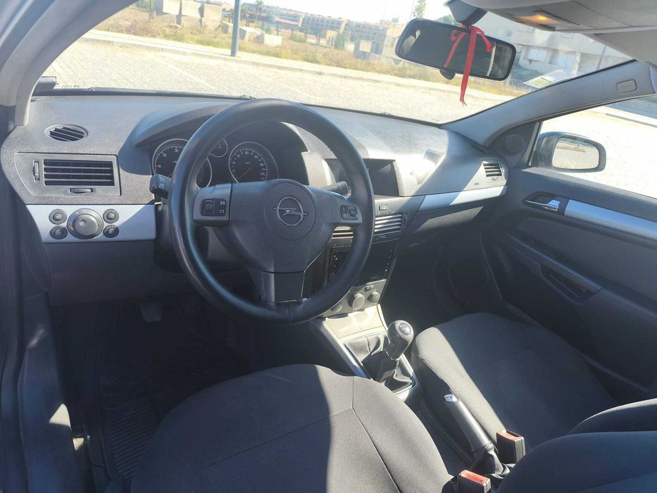 Opel Astra GTC 1.3 cdti