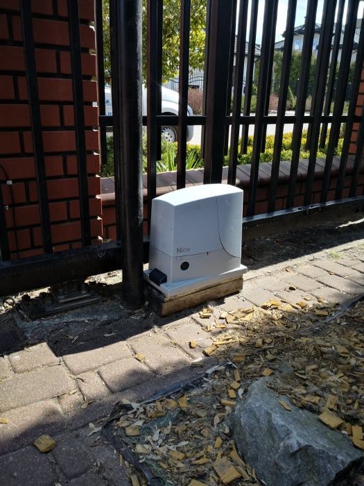 Bramy garażowe napędy do bram automatyka do bram sprzedaz serwis