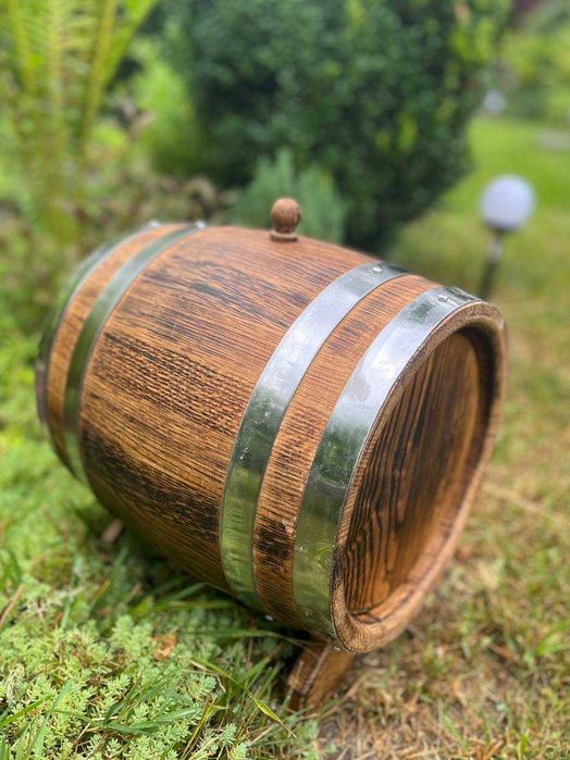 Beczki dębowe od producenta – klasyczne rzemiosło, naturalny efekt