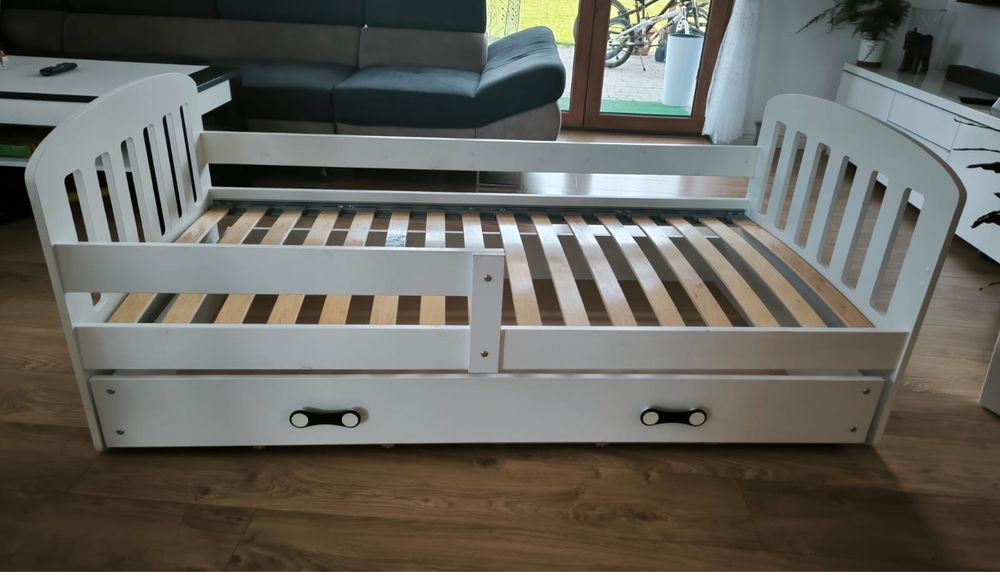 Łóżko dziecięce 160 x 85 cm