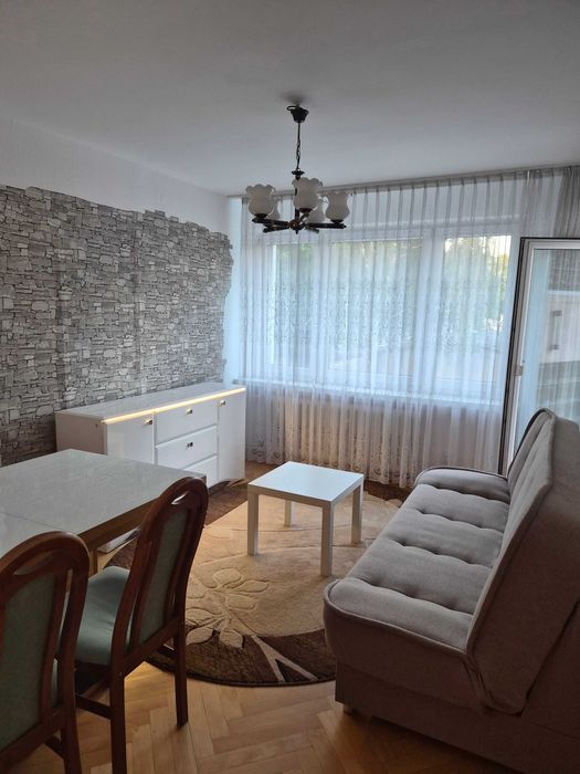 Dwupokojowa miejscówka w samym centrum Gdyni, blisko morza i plaży, dostępna od zaraz na dłużej