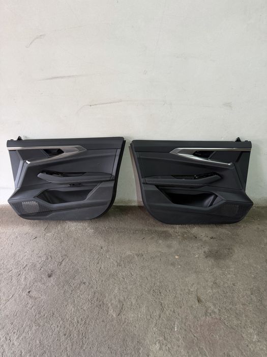 Tapicerka drzwi przód tył renault austral