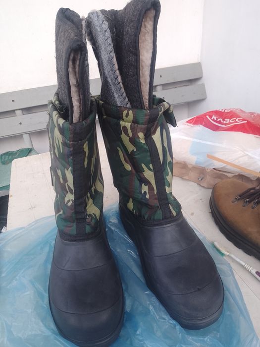 Продам сапоги 46 розмір та туфлі 46  розмір, білі.