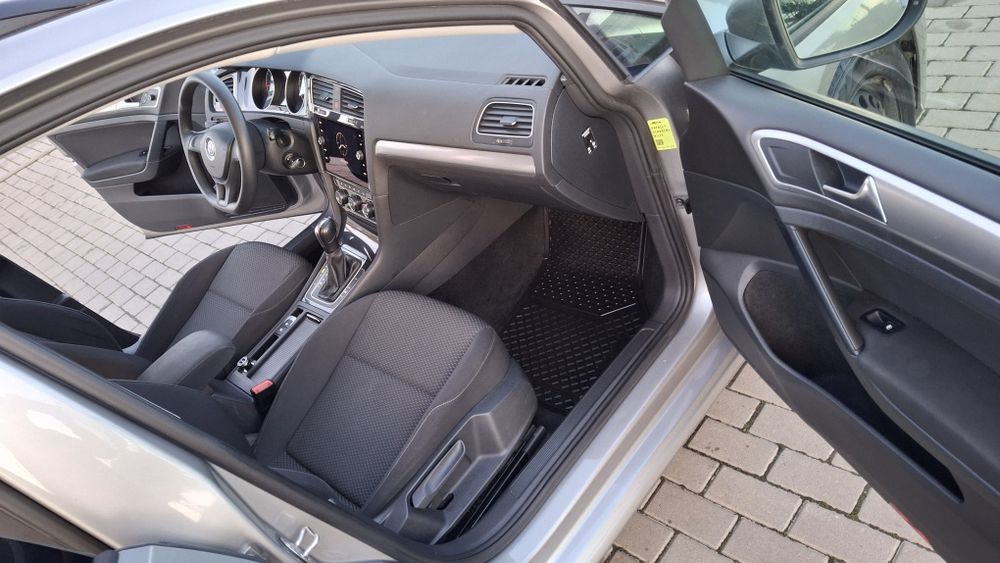 Продам Гольф 7 1.6 диз.Автомат.20р.