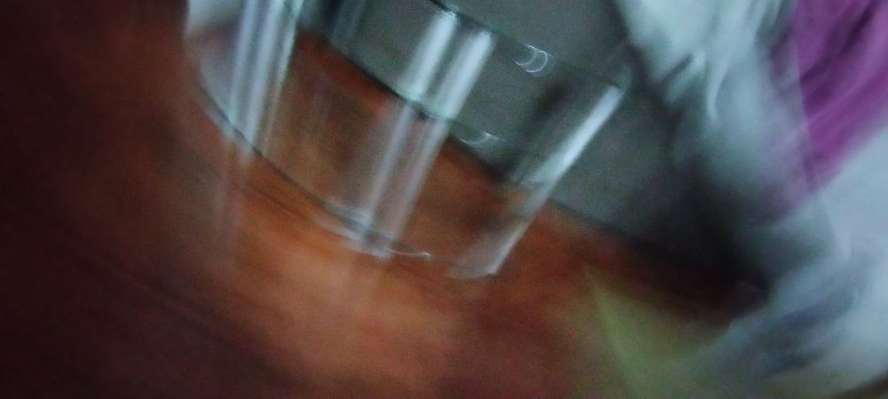 Mesa para tv em vidro