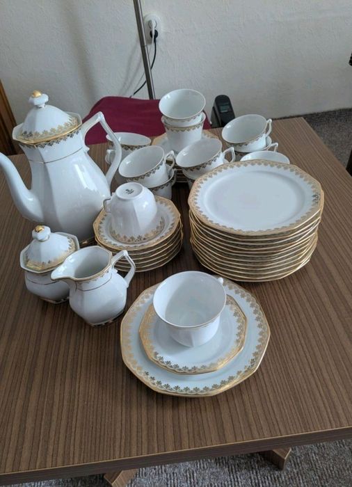 Zestaw Porcelany Winterling ze złotym  obramowaniem